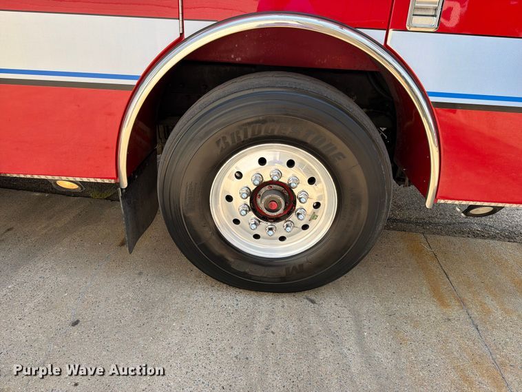 image for item EO8702 2002 Pierce Fire truck aerial platform fire truck