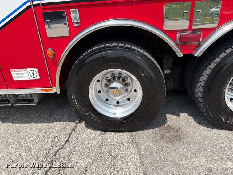 image for item EO8702 2002 Pierce Fire truck aerial platform fire truck