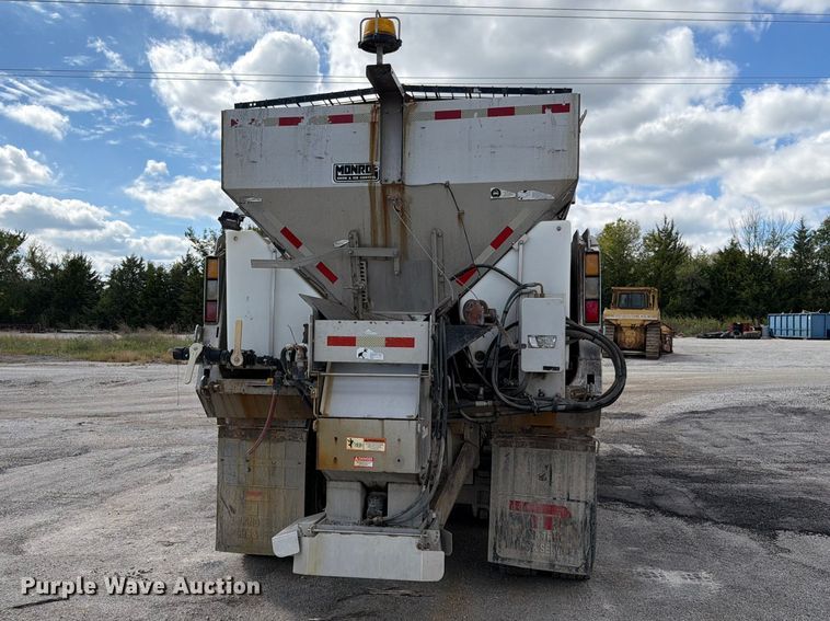 image for item EO8761 2015 Freightliner 108SD dump truck