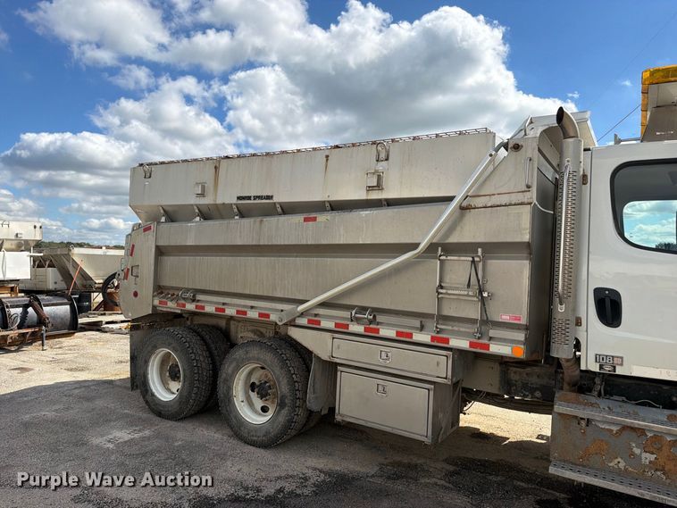 image for item EO8761 2015 Freightliner 108SD dump truck