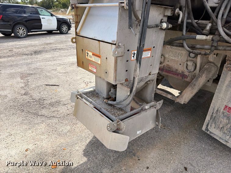 image for item EO8761 2015 Freightliner 108SD dump truck