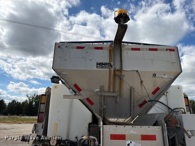 image for item EO8761 2015 Freightliner 108SD dump truck