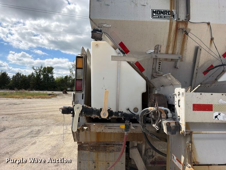 image for item EO8761 2015 Freightliner 108SD dump truck