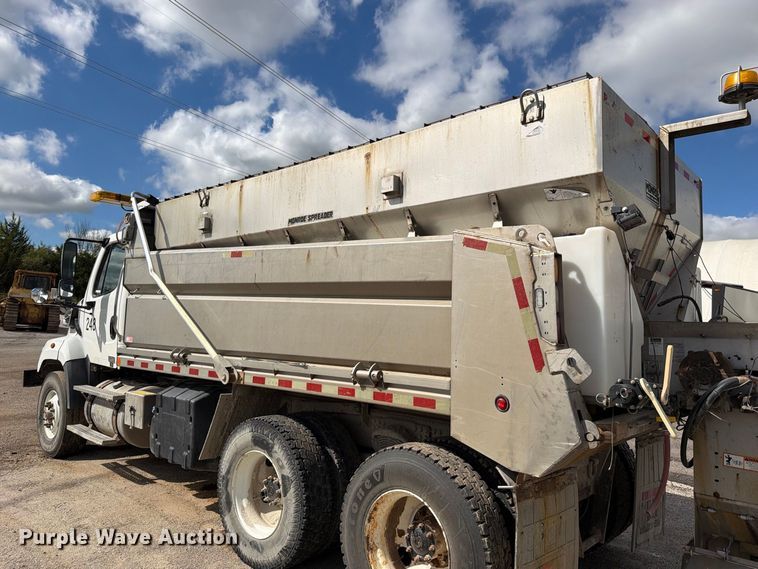 image for item EO8761 2015 Freightliner 108SD dump truck