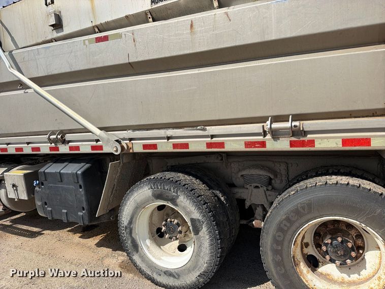 image for item EO8761 2015 Freightliner 108SD dump truck