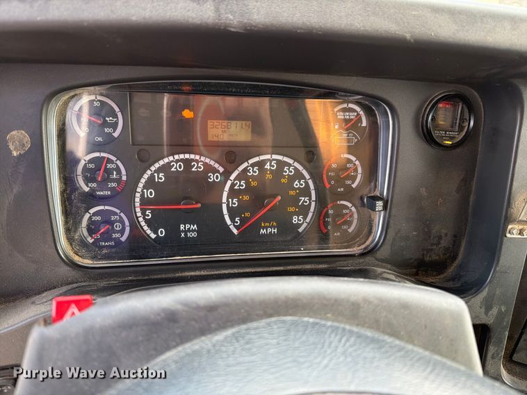 image for item EO8761 2015 Freightliner 108SD dump truck