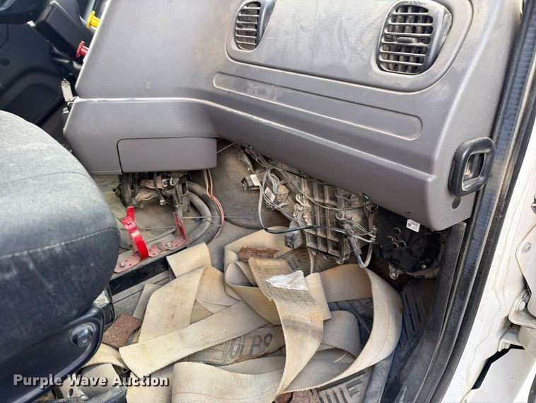 image for item EO8761 2015 Freightliner 108SD dump truck