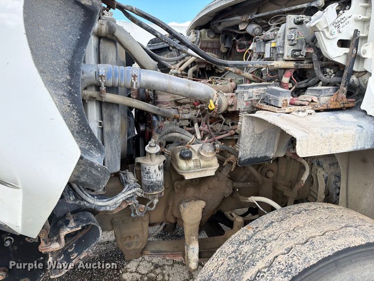 image for item EO8761 2015 Freightliner 108SD dump truck