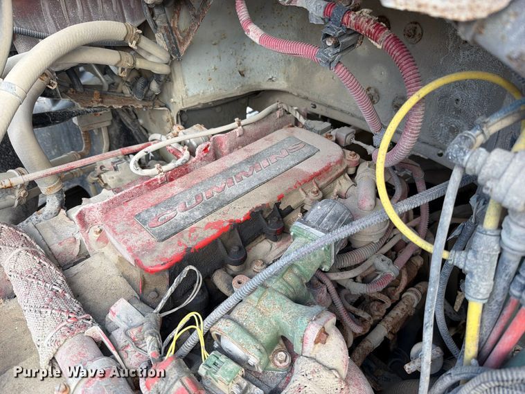 image for item EO8761 2015 Freightliner 108SD dump truck