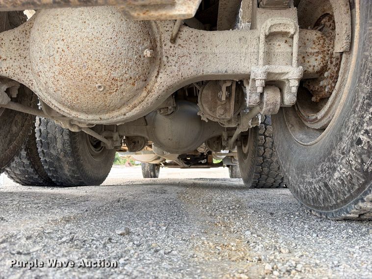 image for item EO8761 2015 Freightliner 108SD dump truck
