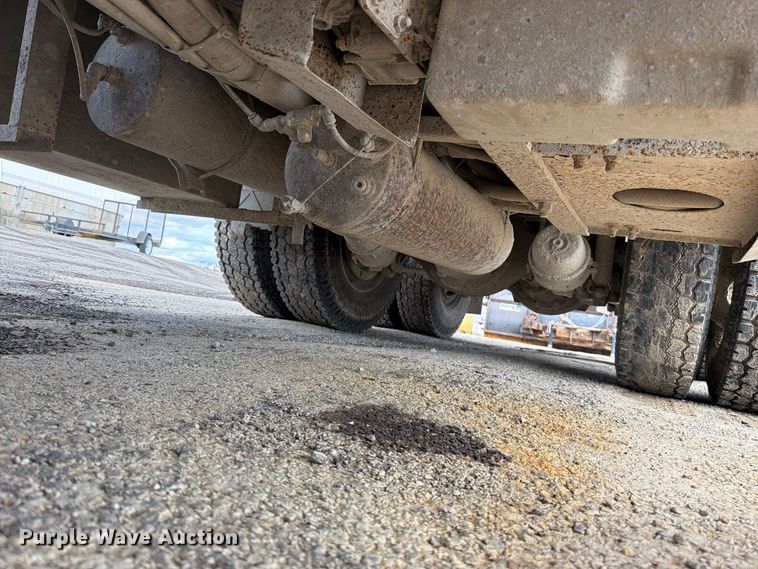 image for item EO8761 2015 Freightliner 108SD dump truck