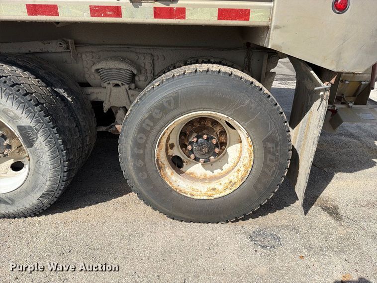 image for item EO8761 2015 Freightliner 108SD dump truck