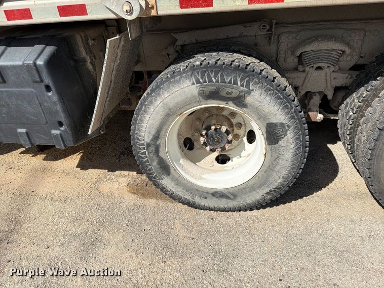 image for item EO8761 2015 Freightliner 108SD dump truck