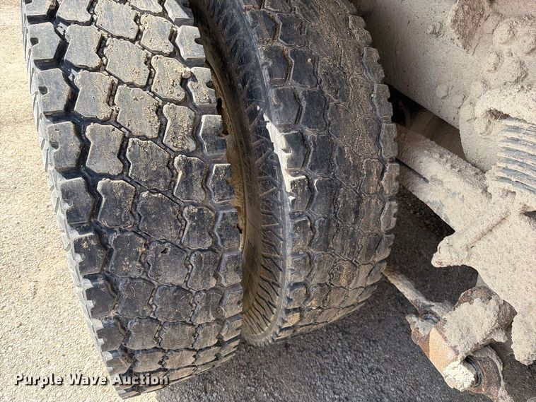 image for item EO8761 2015 Freightliner 108SD dump truck