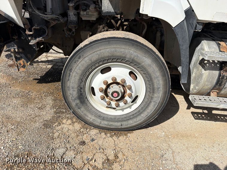 image for item EO8761 2015 Freightliner 108SD dump truck