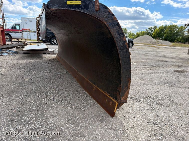 image for item EO8761 2015 Freightliner 108SD dump truck