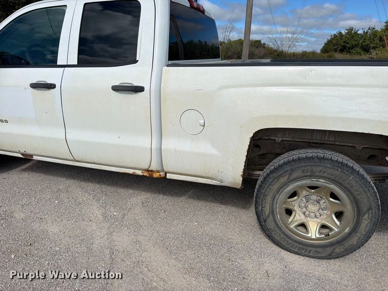 image for item EO8762 2015 Chevrolet Silverado 1500 Ext. Cab pickup truck