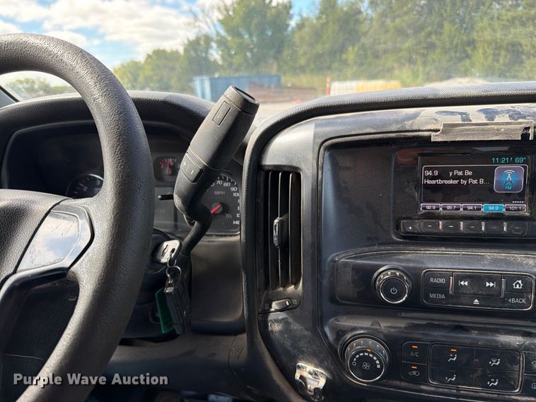 image for item EO8762 2015 Chevrolet Silverado 1500 Ext. Cab pickup truck