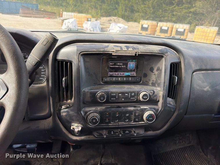 image for item EO8762 2015 Chevrolet Silverado 1500 Ext. Cab pickup truck