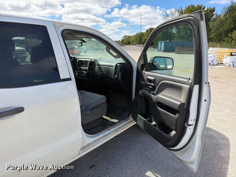image for item EO8762 2015 Chevrolet Silverado 1500 Ext. Cab pickup truck