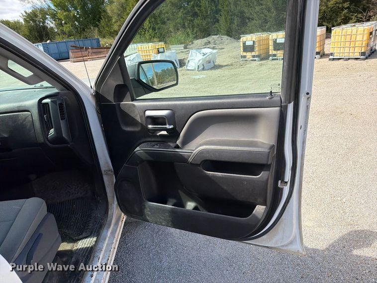 image for item EO8762 2015 Chevrolet Silverado 1500 Ext. Cab pickup truck