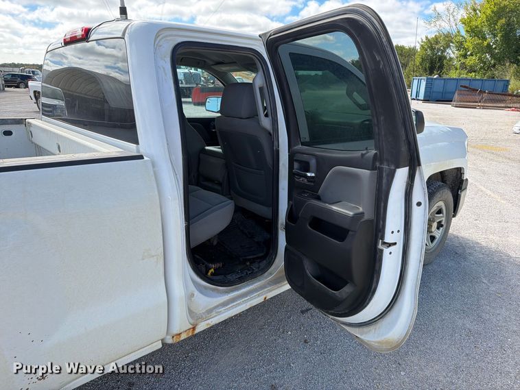 image for item EO8762 2015 Chevrolet Silverado 1500 Ext. Cab pickup truck