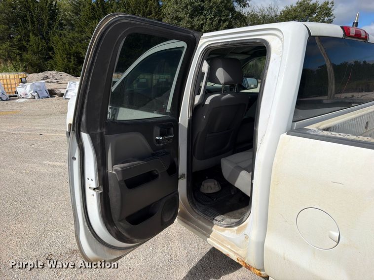 image for item EO8762 2015 Chevrolet Silverado 1500 Ext. Cab pickup truck