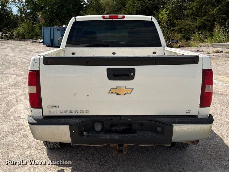 image for item EO8764 2011 Chevrolet Silverado 1500 Ext. Cab pickup truck