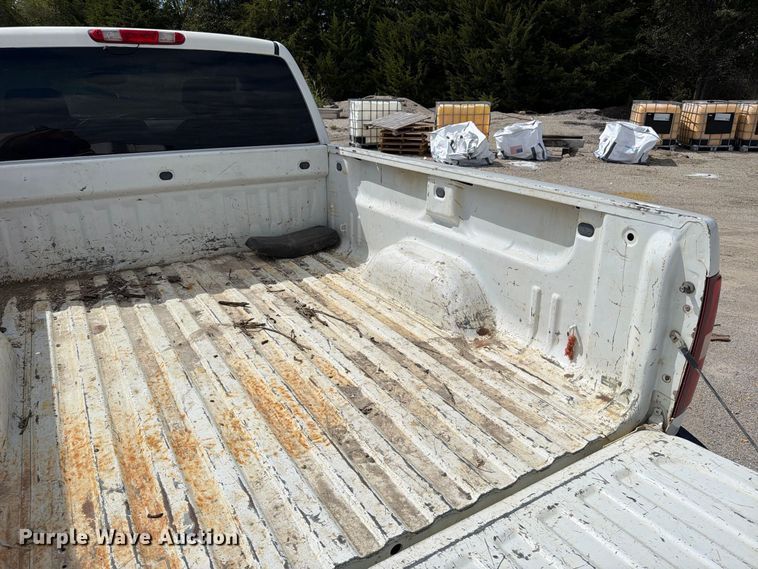 image for item EO8764 2011 Chevrolet Silverado 1500 Ext. Cab pickup truck