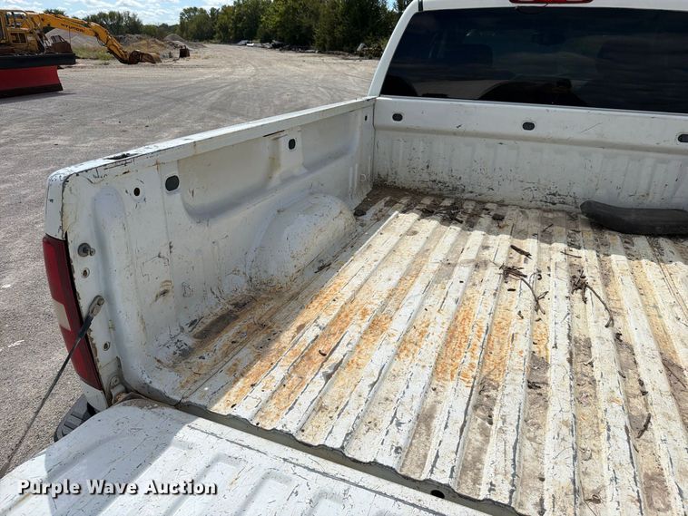 image for item EO8764 2011 Chevrolet Silverado 1500 Ext. Cab pickup truck