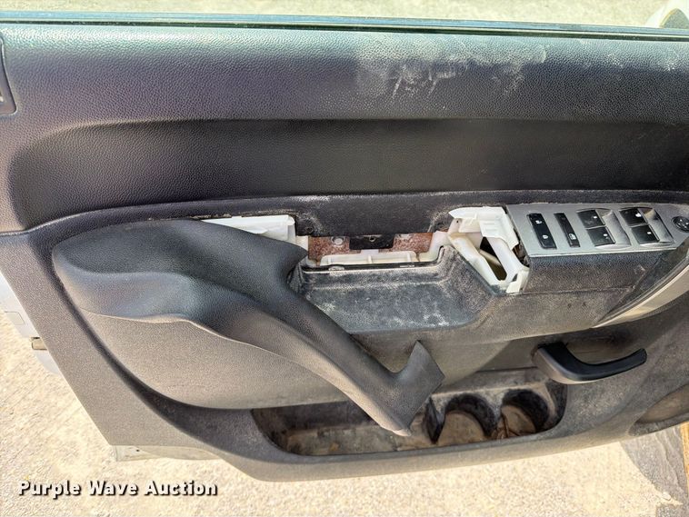 image for item EO8764 2011 Chevrolet Silverado 1500 Ext. Cab pickup truck