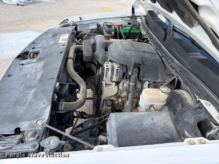 image for item EO8764 2011 Chevrolet Silverado 1500 Ext. Cab pickup truck