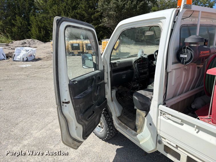 image for item EO8765 Suzuki EBD-DA63T mini truck