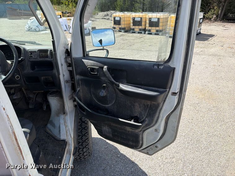 image for item EO8765 Suzuki EBD-DA63T mini truck