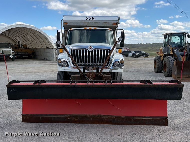 image for item EO8766 2011 International WorkStar 7400 dump truck
