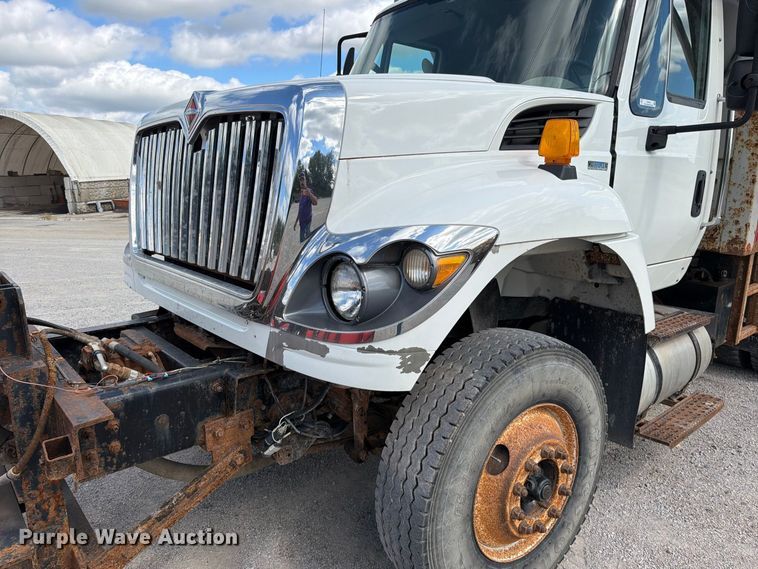 image for item EO8766 2011 International WorkStar 7400 dump truck