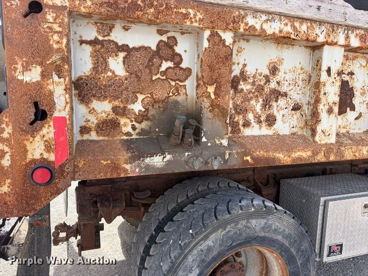image for item EO8766 2011 International WorkStar 7400 dump truck