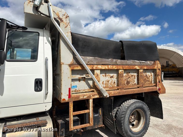 image for item EO8766 2011 International WorkStar 7400 dump truck