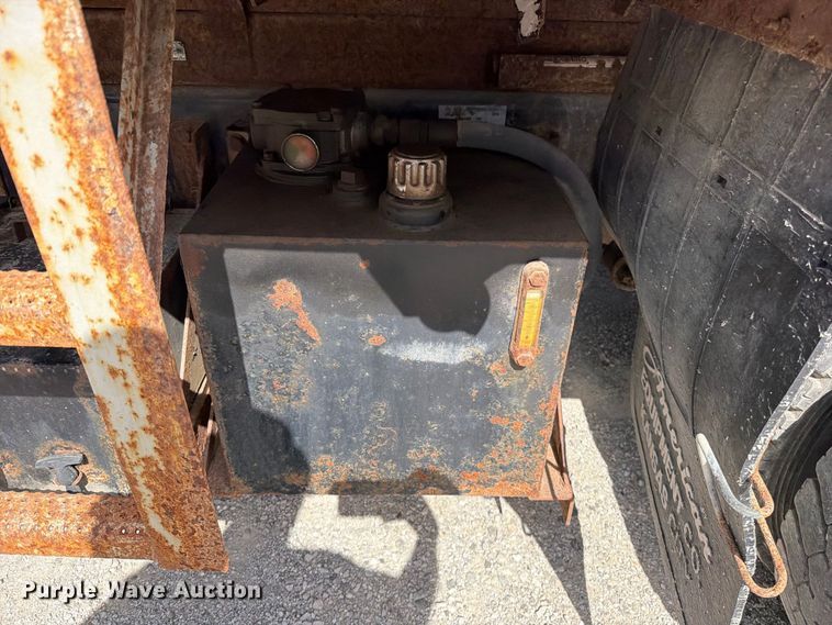 image for item EO8766 2011 International WorkStar 7400 dump truck