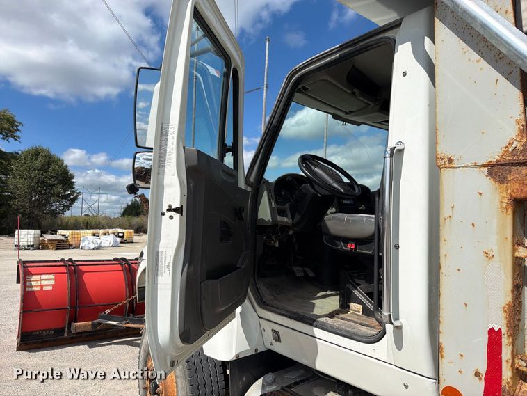 image for item EO8766 2011 International WorkStar 7400 dump truck