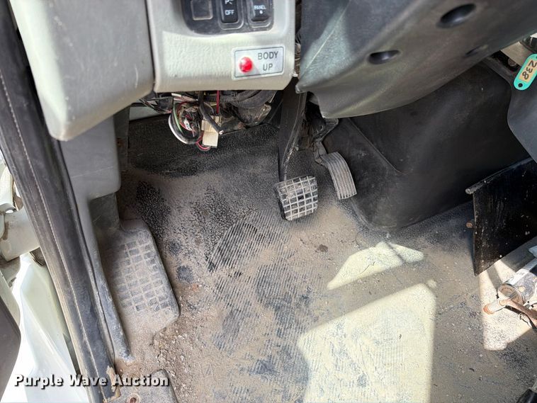 image for item EO8766 2011 International WorkStar 7400 dump truck