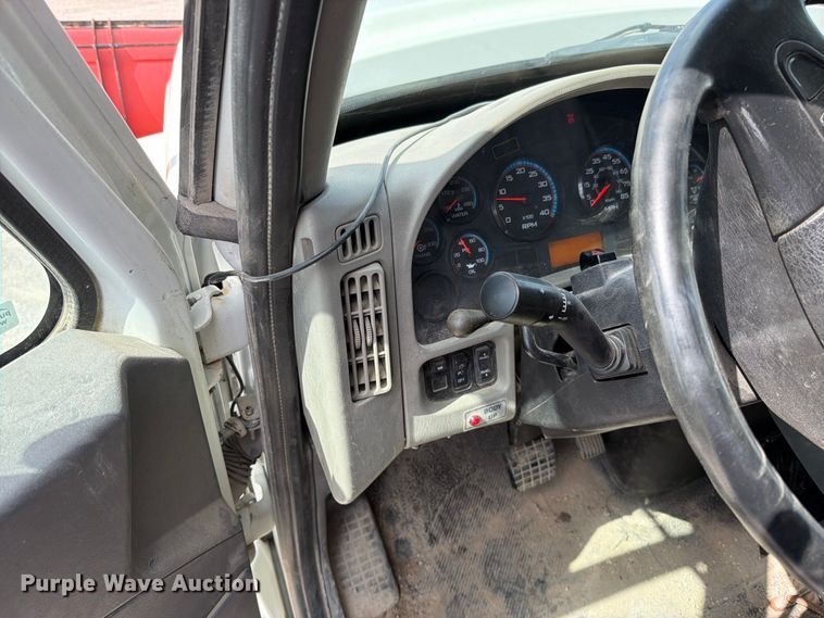 image for item EO8766 2011 International WorkStar 7400 dump truck