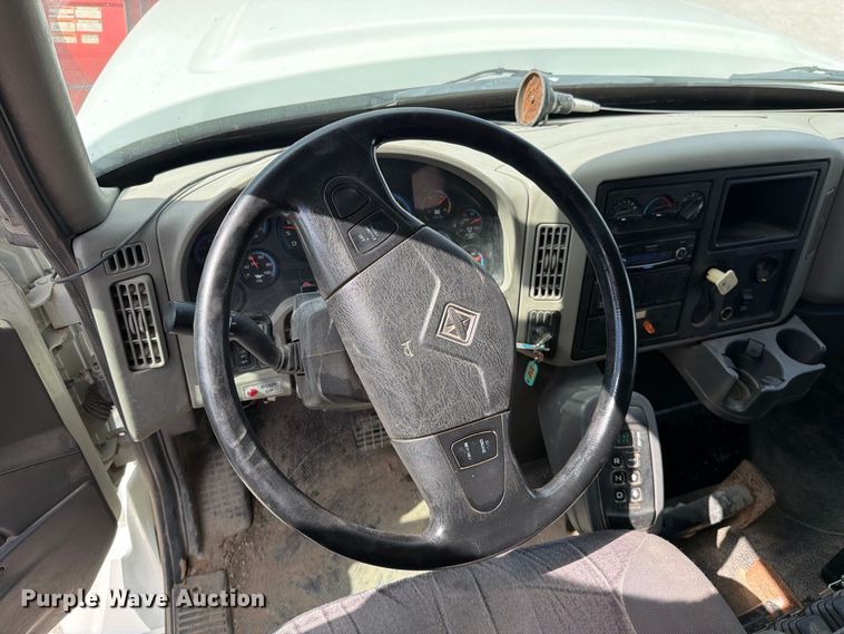 image for item EO8766 2011 International WorkStar 7400 dump truck