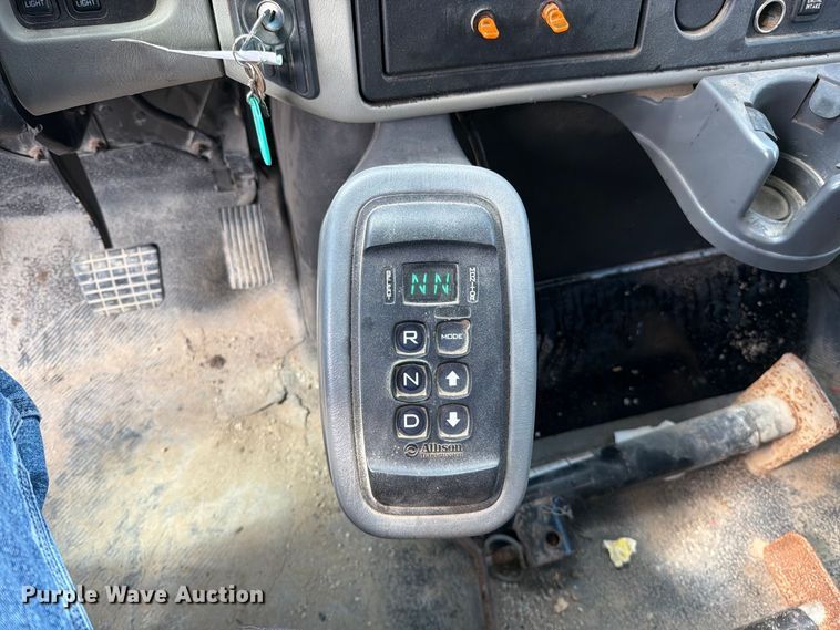 image for item EO8766 2011 International WorkStar 7400 dump truck