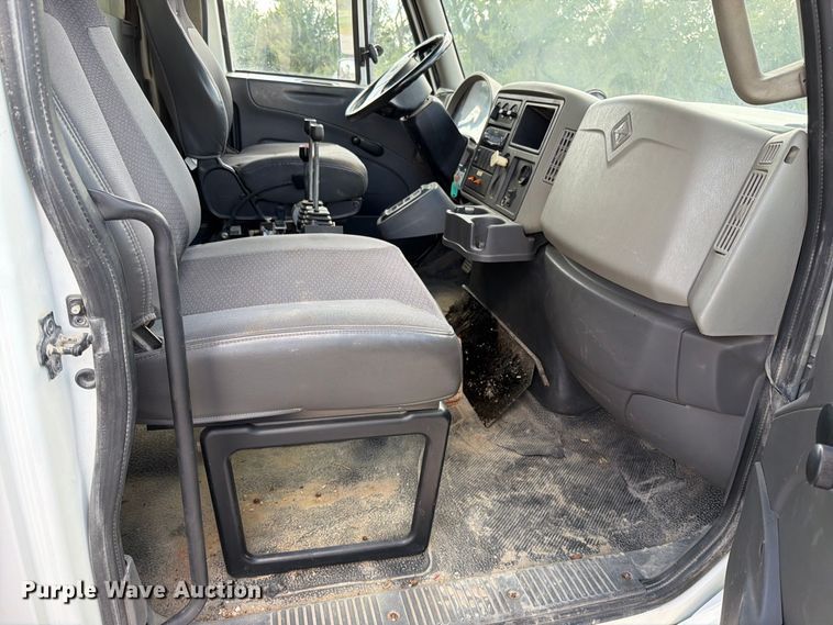 image for item EO8766 2011 International WorkStar 7400 dump truck