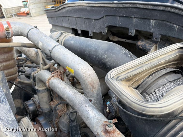 image for item EO8766 2011 International WorkStar 7400 dump truck
