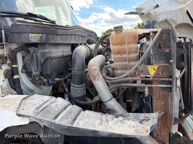 image for item EO8766 2011 International WorkStar 7400 dump truck
