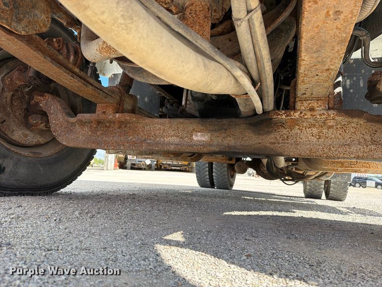 image for item EO8766 2011 International WorkStar 7400 dump truck