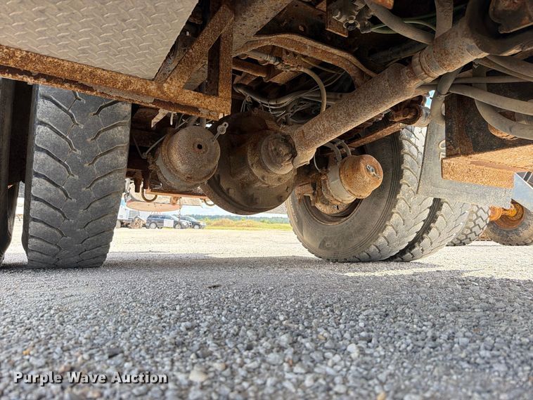 image for item EO8766 2011 International WorkStar 7400 dump truck