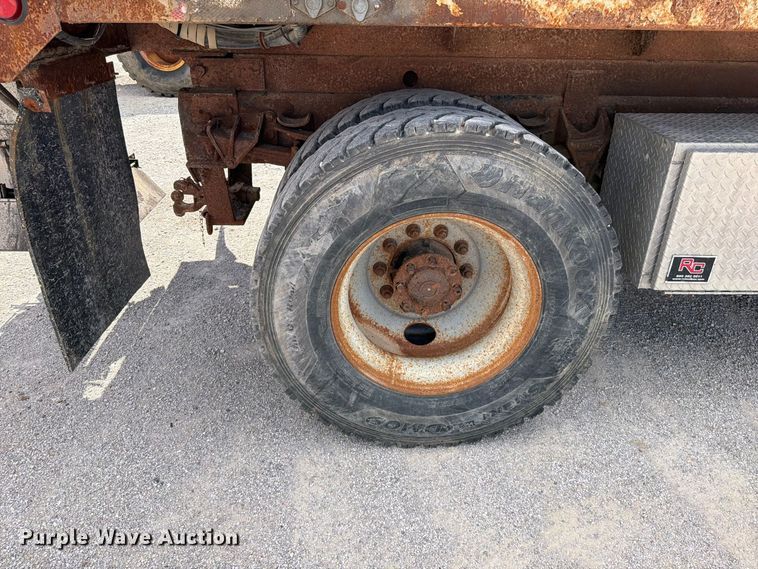 image for item EO8766 2011 International WorkStar 7400 dump truck